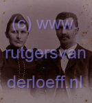 Margaretha Catharina Titia Diddens (1865-1954) en Johannes Quintinus Cleveringa (1858-1894). Bijschrift: Echtpaar Cleveringa-Diddens.
