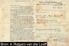 Felicitatiebrief van 10 augustus 1949 aan Petronella Hendrina Scholten (1868-1957), geschreven door Pieter Jan Rutgers van der Loeff (1909-1988) en ondertekend door vele anderen.