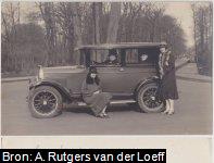 Van links naar rechts Anna Rutgers van der Loeff (1902-1978), Anna Catharina Sluyterman van Loo (1869-1908), Abraham Rutgers van der Loeff (1865-1927) en Hanna van Essen (1905-1992)