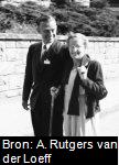 Michael Rutgers van der Loeff (1905-1982) en Margaretha Jacoba Vos (1878-1973). Uit een foto album van Anna Rutgers van der Loeff (1902-1978).